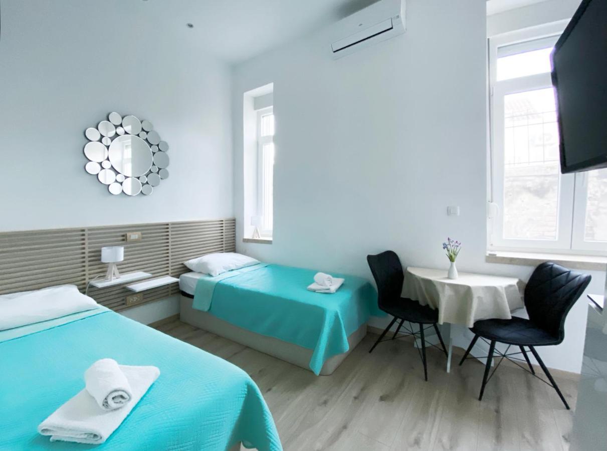 En-Suite Iris On Rokova Street - 5 Min Walk To The Old Town Of Split Bagian luar foto
